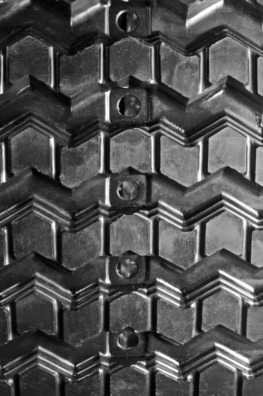 mustang mtl320 set of 2 18" camso heavy duty sawtooth tread rubber tracks (450x100x48)